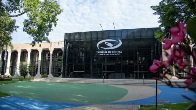 Imagem da notícia TCE-MS abre concurso com salários de até R$ 41,8 mil; veja cargos e datas das provas